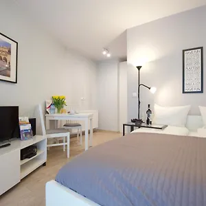  Apartment - Solna & Poland
